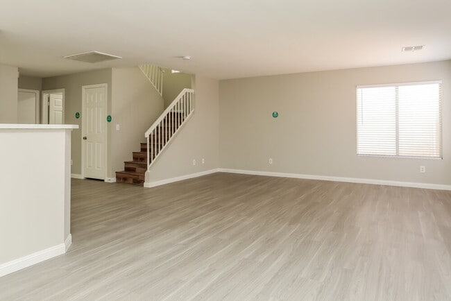 Foto del edificio - 8620 Hidden Pines Ave