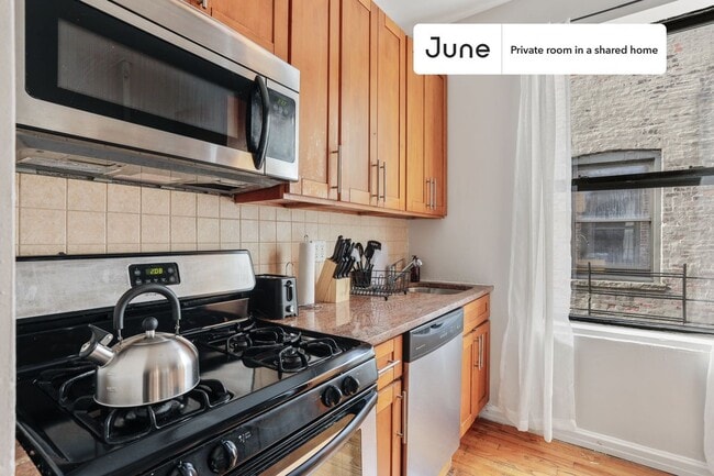 Building Photo - Room in Shared 3 bed/1 bath home