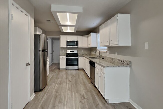 Foto del edificio - 17918 Seven Pines Dr