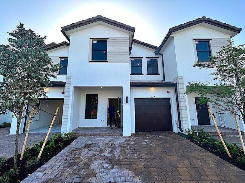 Primary Photo - 229 SW 159th Way