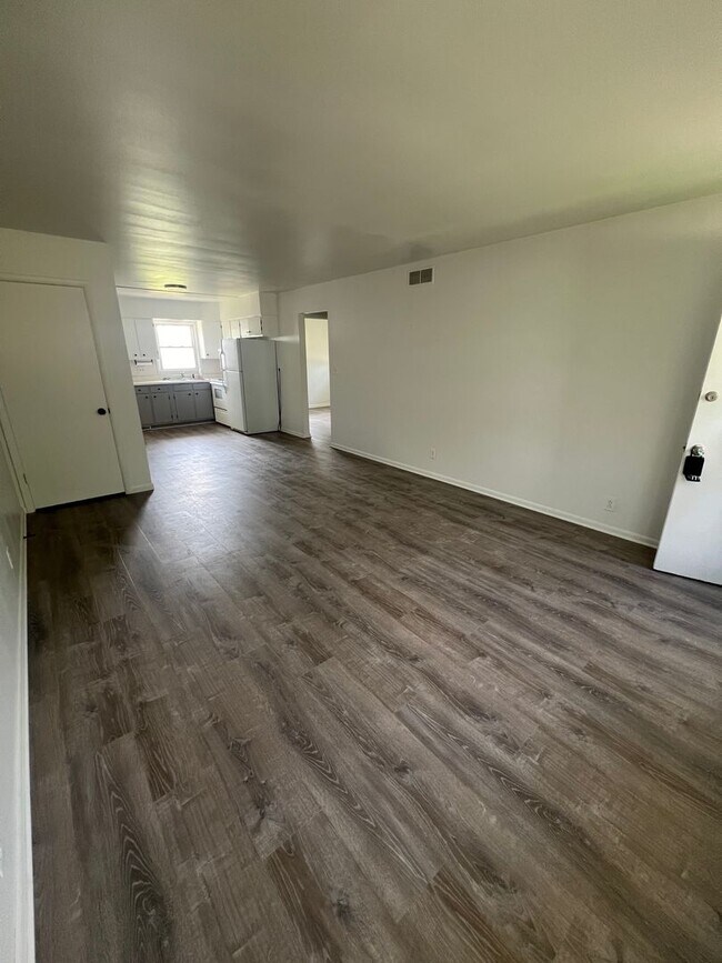 Building Photo - 2402 Nelwood Dr.
