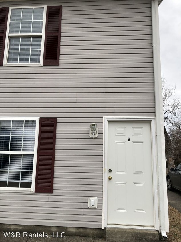 Foto principal - 248 Evansdale Ave
