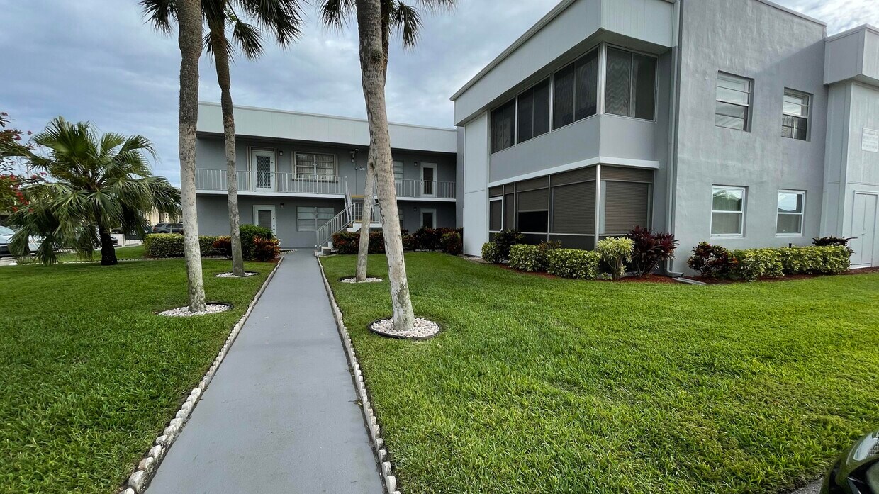 174 Burgandy Way, Delray Beach, FL 33484 Condo for Rent in Delray