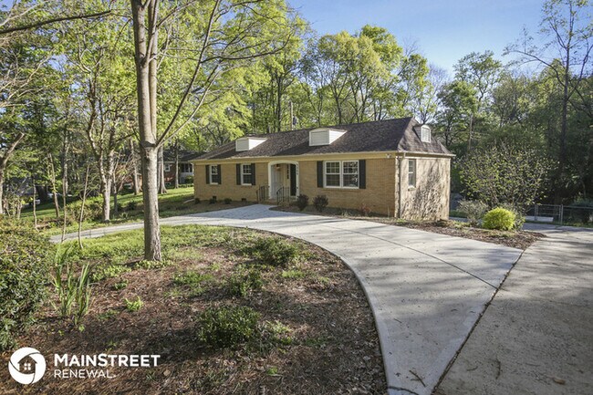 Foto del edificio - 5309 Doncaster Dr