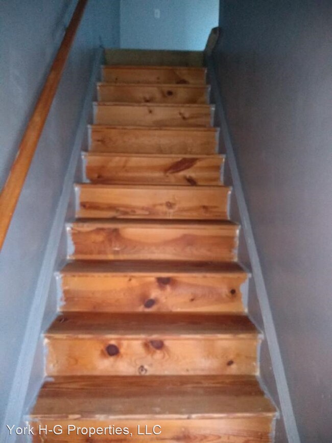 Foto del edificio - 3 br, 1.5 bath House - 343 West Newton Avenue