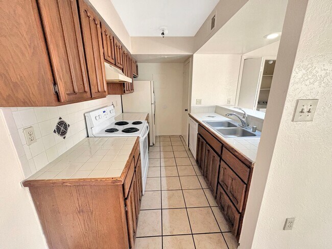 Foto del edificio - 4016-4022 North Calle Grande