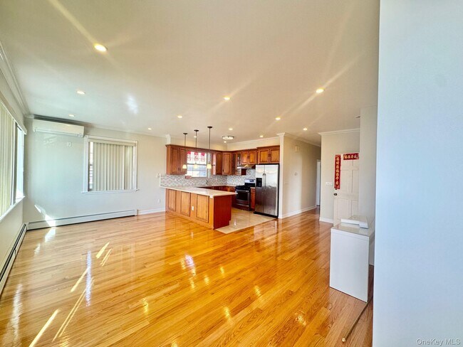 Foto del edificio - 61-41 173rd St