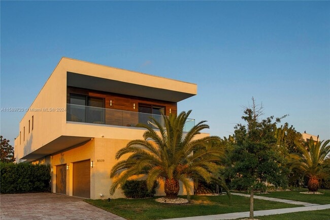 Building Photo - 16509 Botaniko Dr N