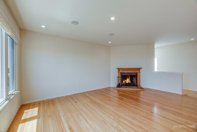 Building Photo - 172 Burlwood Dr