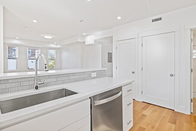 Foto del edificio - 406 Columbia St