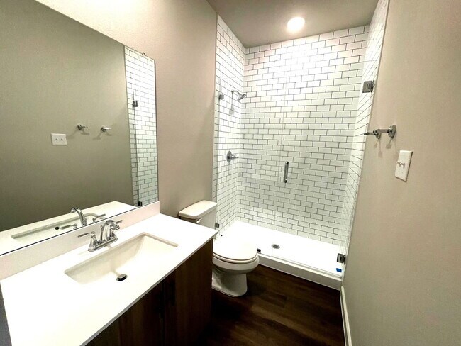 Foto del edificio - 1127 Eloise Dr