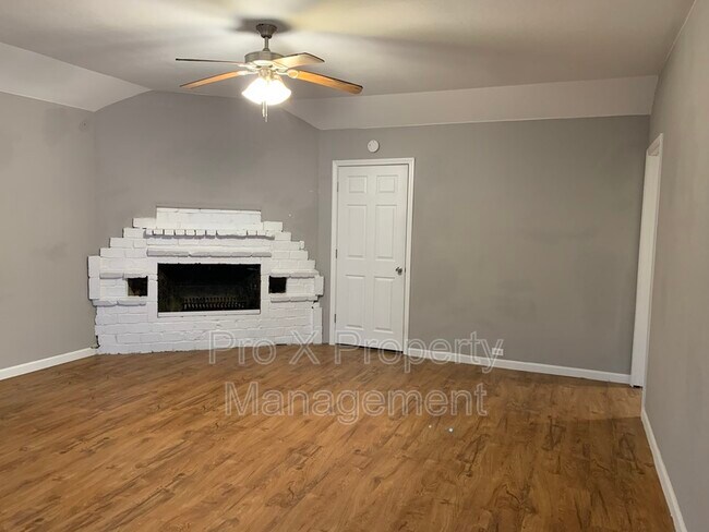 Building Photo - 1310 W 21st St