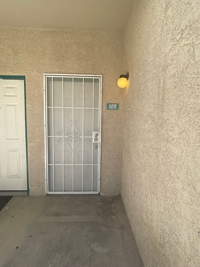 Foto del edificio - 5141 S Lindell Rd