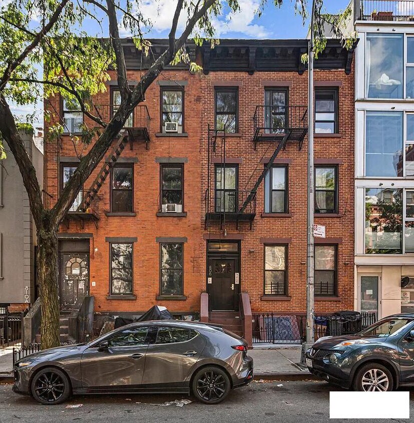 Primary Photo - 806 Dean St