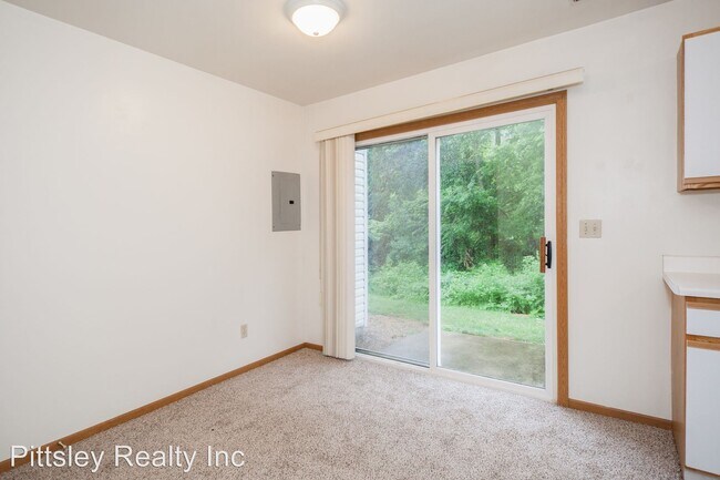 Building Photo - 2 br, 2 bath Apartment - 723 Fotis Drive