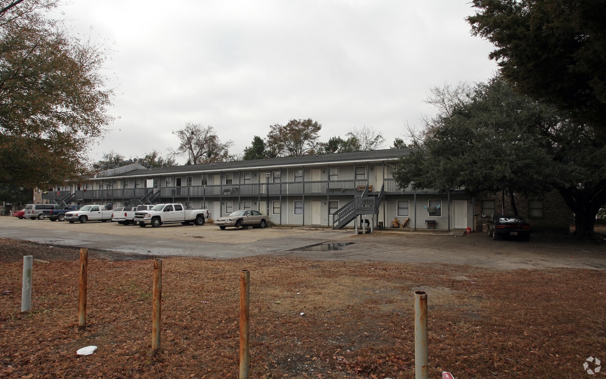 Primary Photo - 1441 Remount Rd