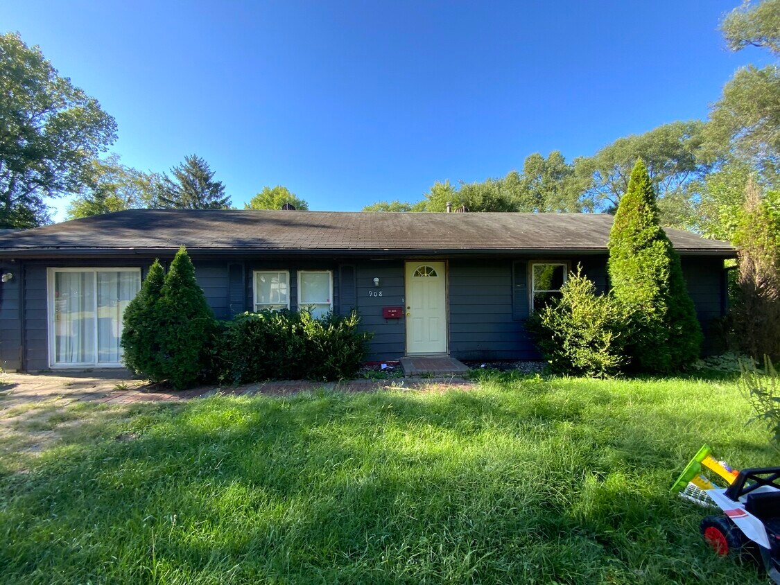 Foto principal - 908 Shasta Dr