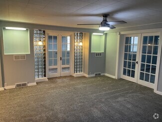 Building Photo - 2035 S 50th St