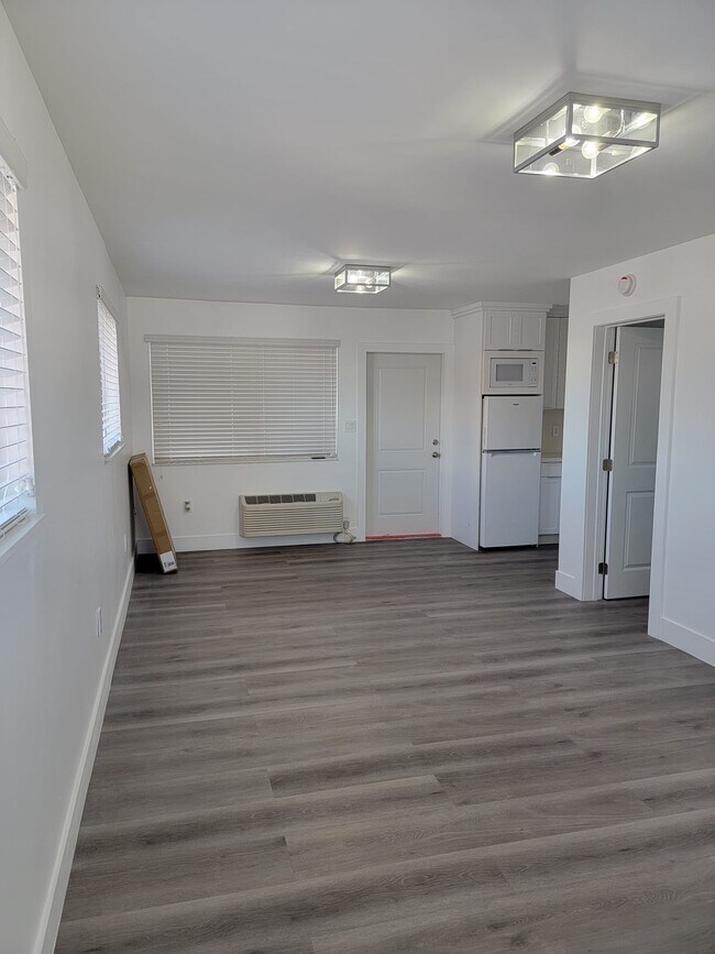 Foto del edificio - 2298 SW 1st St