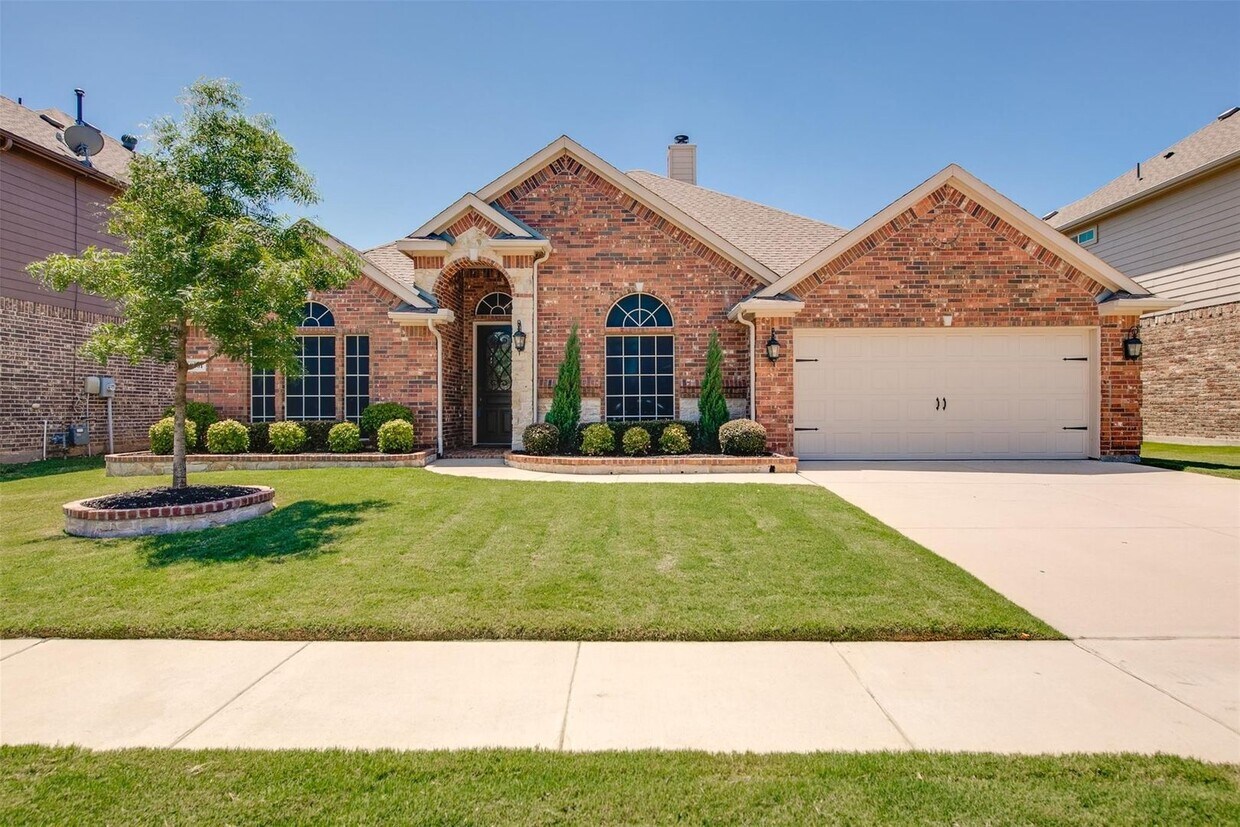 Primary Photo - Spectacular Home! Come see Me!! I can be y...