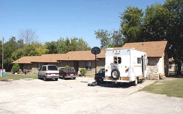Building Photo - 6406 Bradsher Dr