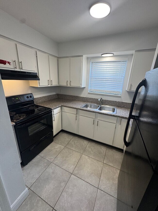 Foto del edificio - 1181 Bentley Rd