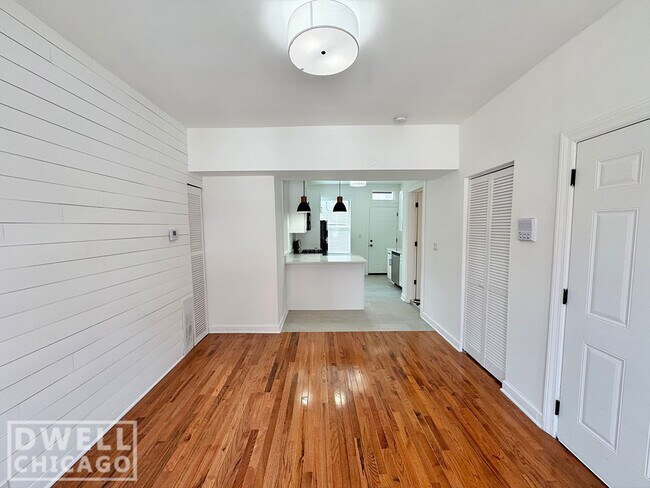 Foto del edificio - 952 N Winchester Ave