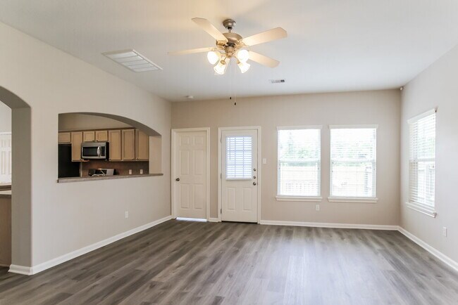 Foto del edificio - 985 Oak Falls Dr