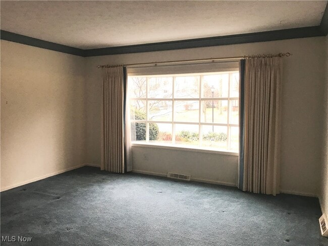 Building Photo - 33403 Cromwell Dr
