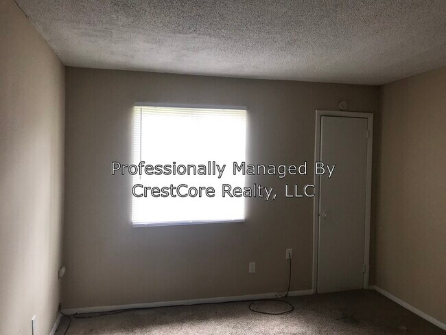 Foto del edificio - 4651 Royal Ridge Dr