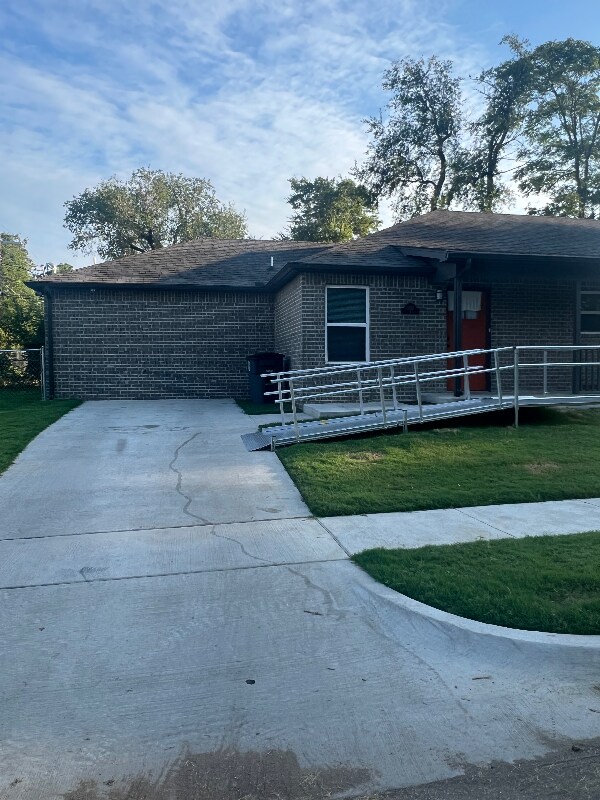 Foto principal - 1313 E Ute St