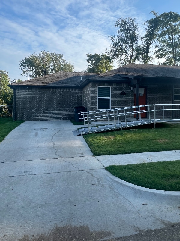 Primary Photo - 1313 E Ute St