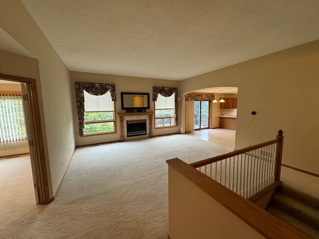 Building Photo - 3800 Monticello Dr