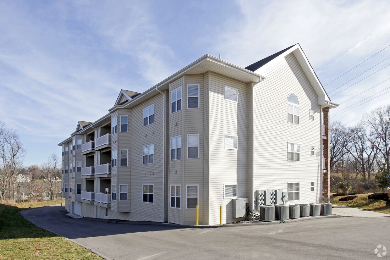 Oakridge Apartments Saint Charles, MO