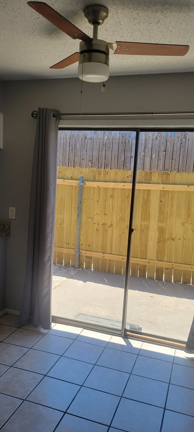 Foto del edificio - 3003 Parker Ln