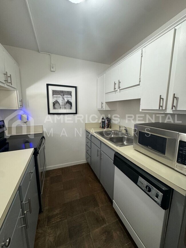 Foto del edificio - Altamont Patio Condominium View with 48 Ho...