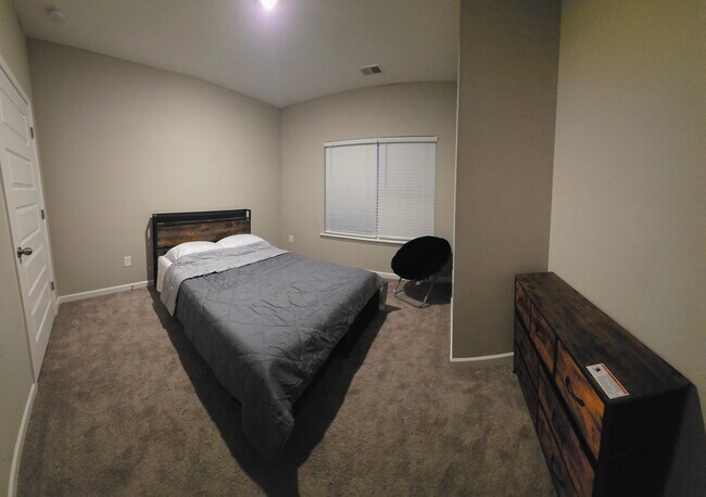 Foto del edificio - 339 Parkmont Way