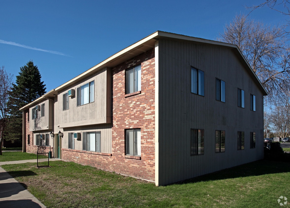 955 Echo Dr, Hutchinson, MN 55350 Apartments in Hutchinson, MN