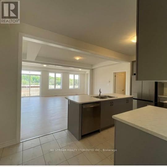 Building Photo - 47 Kenneth Rogers Cres