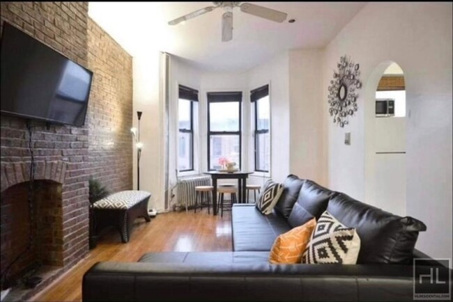 Building Photo - Alcove one bedroom on 11th St. in Park Slope