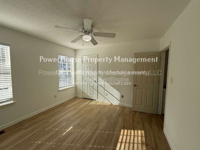 Building Photo - 3859 Meadow Creek Dr