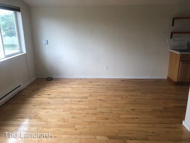 Foto del edificio - 1 br, 1 bath House - 736 1/2 E. 1st ST.