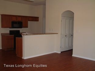Building Photo - 953 Sylvia St