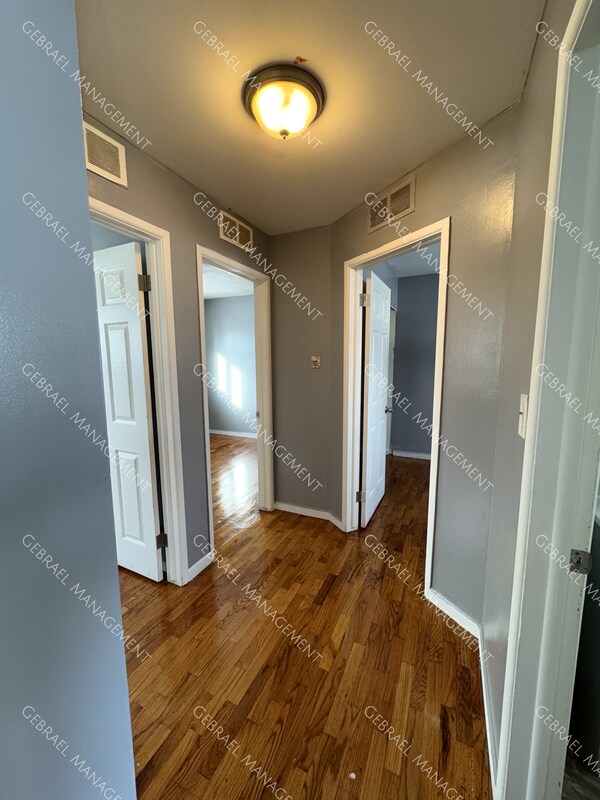 Building Photo - 6009 Penwood Rd