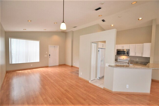 Building Photo - 803 Savannah Falls Dr