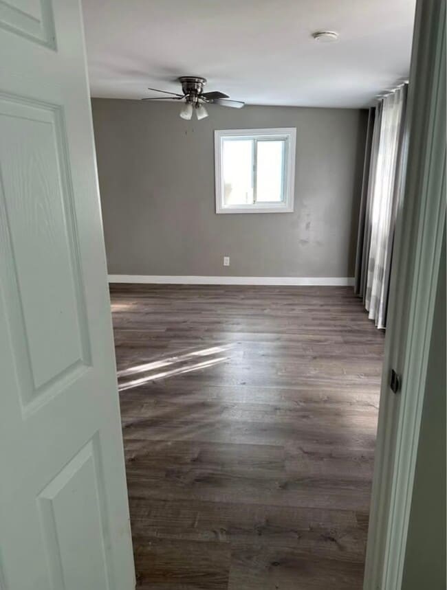 Building Photo - 842 Katherine Rd