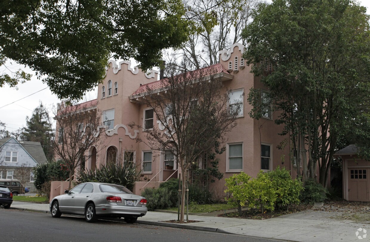 Foto del edificio - 1241 Seminary St