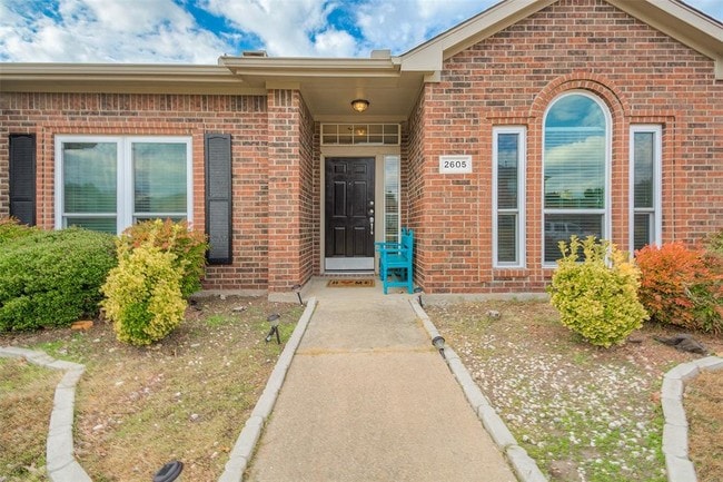 Building Photo - 2605 Hackberry Creek