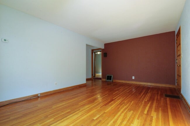 Building Photo - 5207 Camden Ave N