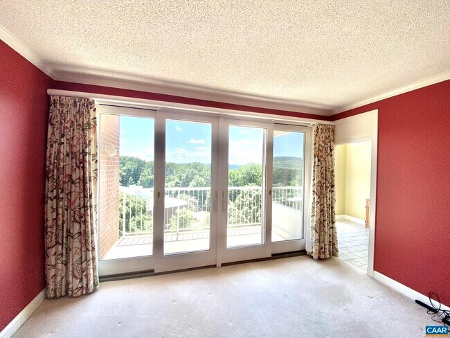 Foto del edificio - 500 Crestwood Dr